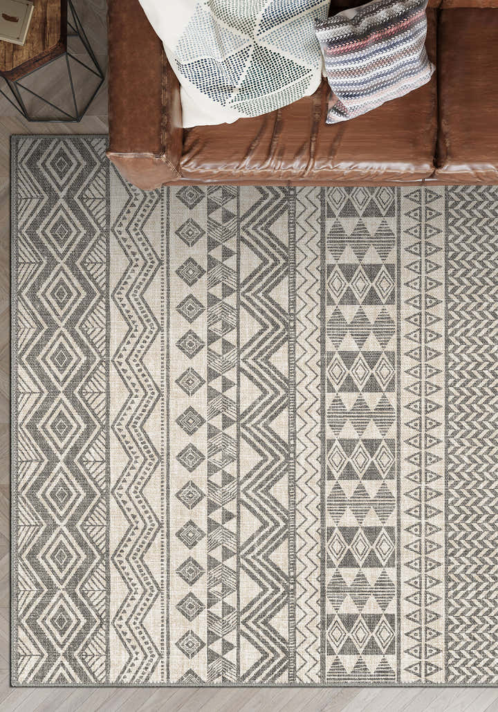 Cream grey geometric rug for living room.
